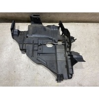Кронштейн vw Touareg 1 С ДЕФЕКТОМ 7L6941614C