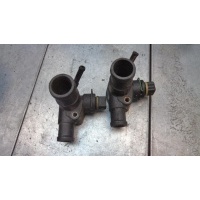 Фланец (тройник) системы охлаждения Volkswagen Vento 1 поколение 1995 028121133B