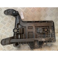 Полка аккумулятора Volkswagen Passat B6 2005-2010 2007 1K0915333C