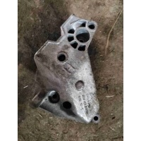 Кронштейн двигателя Volkswagen Golf 4(1997-2004) 2001 038199207H