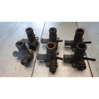 Фланец (тройник) системы охлаждения Volkswagen Golf 3 поколение 1995 068121133AE