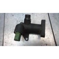 Фланец (тройник) системы охлаждения Audi A6 C5/4B 2003 058121132A