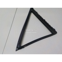 Уплотнитель форточки правой Toyota Camry V30 (2001 - 2006) 6818833020