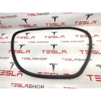 Уплотнитель Tesla Model X 2016 1486211-00-A