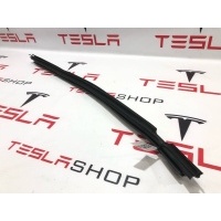 уплотнитель Tesla Model X 2019 1032180-00-C,1483694-00-A