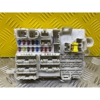 Блок предохранителей Toyota Hilux (2005-2015) 2013 827300K060