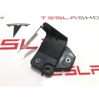 Кронштейн Tesla Model S 2019 1061332-00-B,1020792-00-B