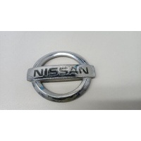 Эмблема на крышку багажника Nissan Qashqai (J10) (2006 - 2014) 90890JD000