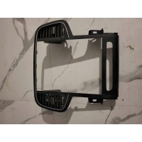 Рамка дисплея renault megane iv 687501810r