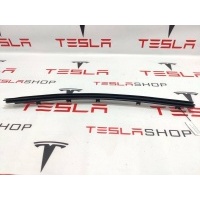 уплотнитель Tesla Model S 2019 1038406-00-A