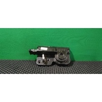 Доводчик крышки багажника Volkswagen Touareg 1 2004 7L0 827 511