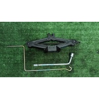 домкрат Toyota Mark II JZX110 2001 09111-50050