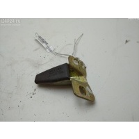 Ответная часть (скоба) замка двери Volkswagen Transporter T4 1993 701829733