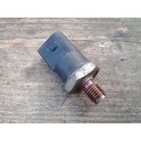 Датчик давления топлива Mercedes Vaneo 2004 A0041537528,0281002498
