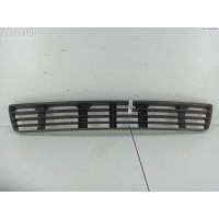 Решетка (заглушка) в бампер Перед. Audi A4 B5 (1994-2001) 1997 8D0807683