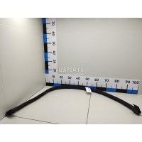Уплотнитель капота Renault Duster 2012 668300019R