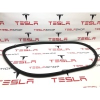 Уплотнитель Tesla Model X 2019 1486211-00-A