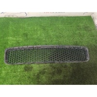 решетка в бампер VW Touareg 2002-2010 7L6853678F