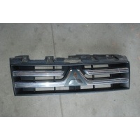 Решетка радиатора передняя mitsubishi pajero iv 7450a150