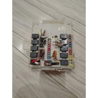 Блок предохранителей navara 2.5dci 2008r 284b6eb30c