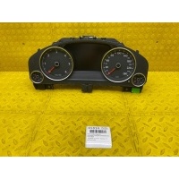 панель приборов (щиток) Volkswagen Touareg NF 2011 7P6920880P
