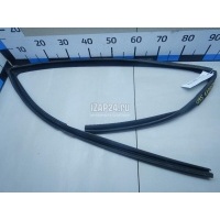 Уплотнитель стекла двери Volvo V70 (2000 - 2007) 30779289