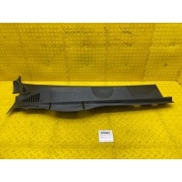 Решетка под лобовое стекло ( жабо ) Volkswagen Touareg NF 2011 7P6819402B
