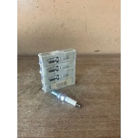 Свеча зажигания Nissan 2401V5015 0242229660 Q16TT Q16PU11 Opel 2401V5015 2401V5015