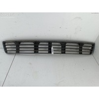 Решетка (заглушка) в бампер Перед. Audi A4 B5 (1994-2001) 1996 8D0807683