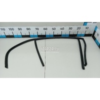 Уплотнитель стекла двери BMW 1-serie E87/E81 (2004 - 2011) 51347066615