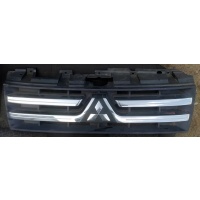 Решетка радиатора радиатора бампера mitsubishi pajero iv 2006 - 2015 5d