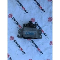 Подушка крепления двигателя Volkswagen Passat 2009 3C0199555R