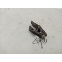 Скоба (кронштейн) крепления форсунки Mercedes W212 (E) 2014 A6510160438