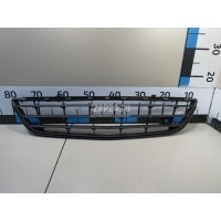 Решетка в бампер центральная GM Corsa D (2006 - 2015) 13231589