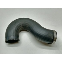 Патрубок интеркулера Volkswagen Touareg 2 NF 7P0145972B