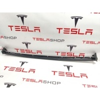 уплотнитель Tesla Model X 2016 1073246-S0-B,1073246-90-B,1072079-90-D