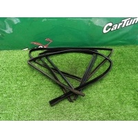 Уплотнители стекол Mercedes-Benz E S210 2002 A2107250925