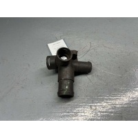 Фланец (тройник) системы охлаждения Volkswagen Golf 3 1998 068121133AB