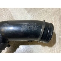 Патрубок воздушного фильтра Audi A4 B5 1999 058133357a