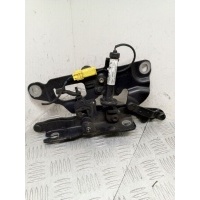 Петля капота левая BMW 5 серия F10/F11/GT F07 2011 7184441,7249887,51237184441
