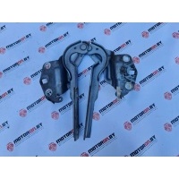 Петля капота Volkswagen Passat CC 2009 3C8823302A 3C8823301A