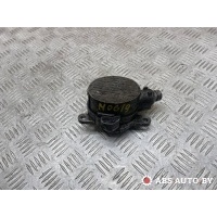 Насос вакуумный Renault Trafic 2 2011 8200102535