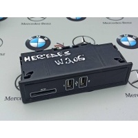 разъем AUX / USB Mercedes-Benz C 2017 A2058200226