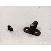 Ответная часть замка багажника Volkswagen Multivan T5 2008 7H0827512B