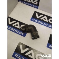 Фланец (тройник) системы охлаждения Volkswagen Golf 7 2015 5Q0121819A
