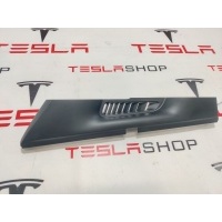Пластик салона Tesla Model X 2016 1061629-00-B,1100671-00-D