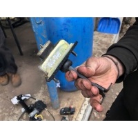 Джип гранд cherokee wj - ограничитель дверь правая передняя