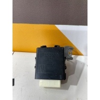 Блок реле стеклоочистителя Toyota Land Cruiser Prado 150 GDJ150 2018 8594060120, 423000-2290