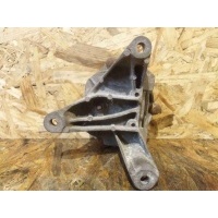 Кронштейн КПП Audi A4 2011 8K0399115R