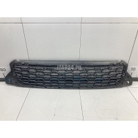 Решетка в бампер центральная Renault Duster 2012 622540347R
